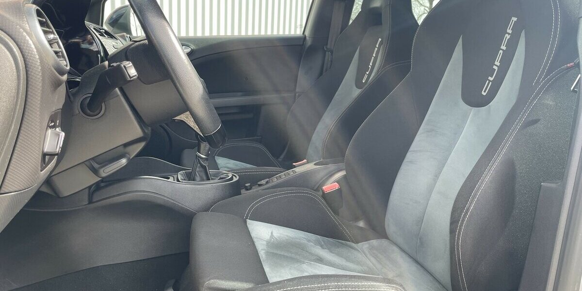 Seat Leon Cupra R LIMITED (178 of 200) WTCC CHAMPION 131.000 km 13.750 &euro; Altdorf 84032