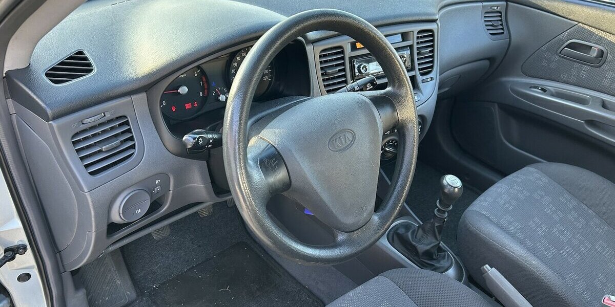 Kia Rio 1.4i EX Basis Klima Euro4 136.900 km 2.500 &euro; Altdorf 84032