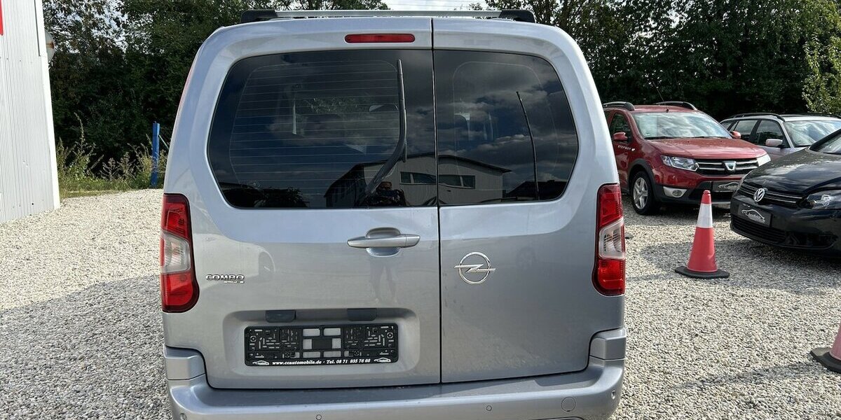 Opel Combo 1.2i Edition 1.HAND Tempomat DAB PDC 54.200 km 15.850 &euro; Altdorf 84032