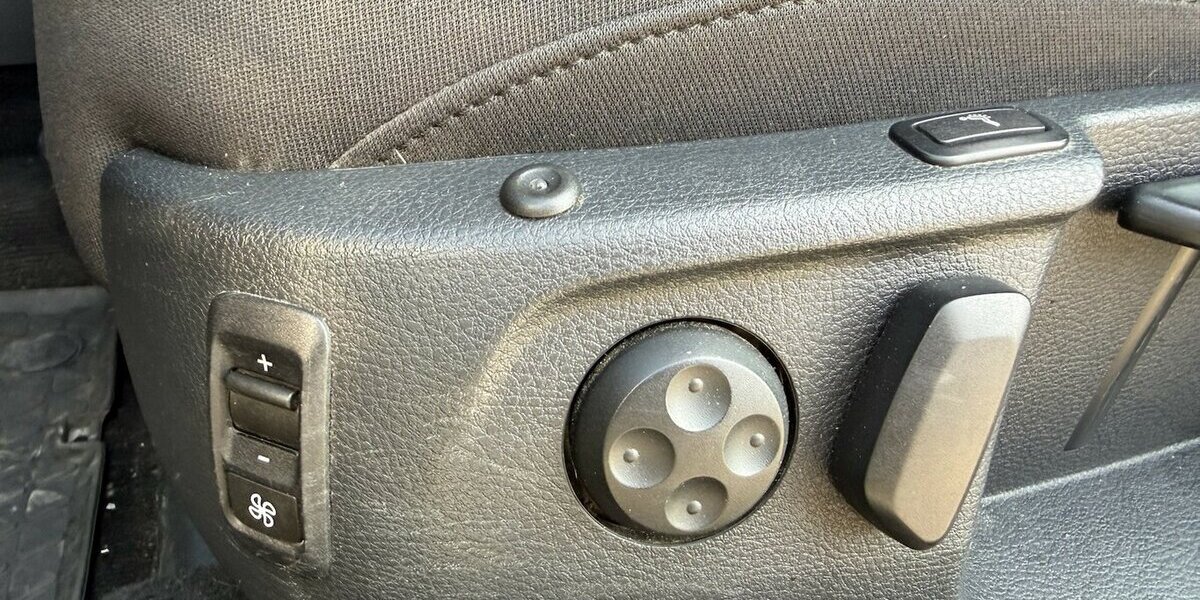 VW Passat Variant 2.0 TDI DSG Business 4Motion Navi 199.700 km 9.700 &euro; Altdorf 84032