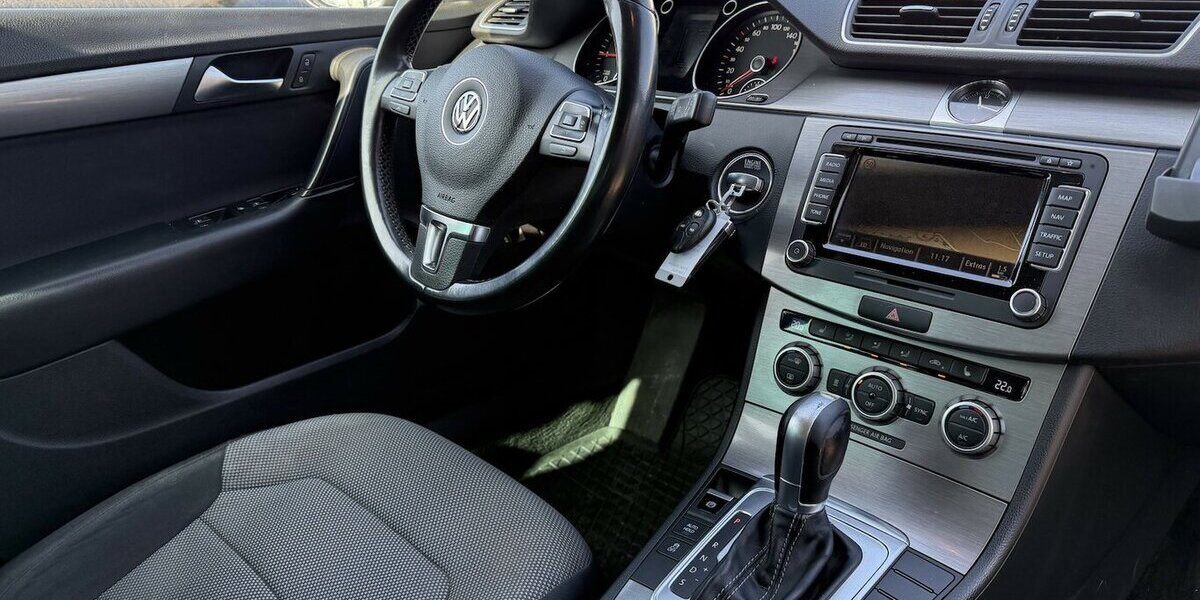 VW Passat Variant 2.0 TDI DSG Business 4Motion Navi 199.700 km 9.700 &euro; Altdorf 84032