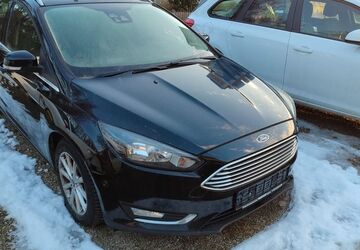 Ford Focus 124.649 km 9.700 &euro; Velden 84149