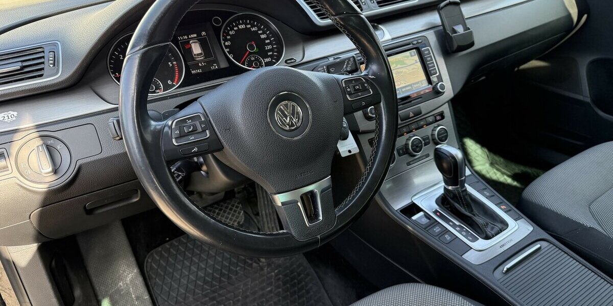 VW Passat Variant 2.0 TDI DSG Business 4Motion Navi 199.700 km 9.700 &euro; Altdorf 84032