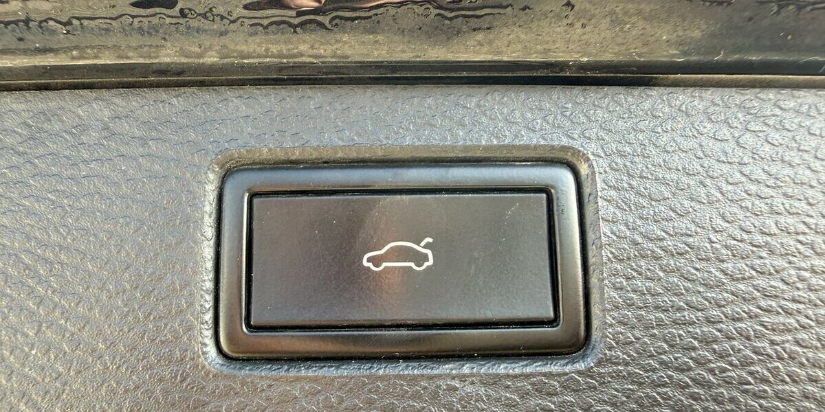 VW Passat Variant 2.0 TDI DSG Business 4Motion Navi 199.700 km 9.700 &euro; Altdorf 84032