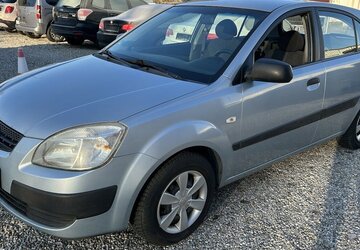 Kia Rio 1.4i EX Basis Klima Euro4 136.900 km 2.500 &euro; Altdorf 84032
