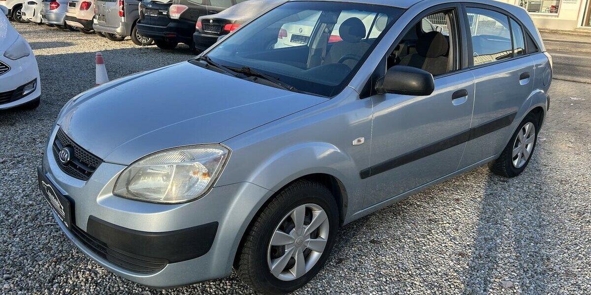 Kia Rio 1.4i EX Basis Klima Euro4 136.900 km 2.500 &euro; Altdorf 84032
