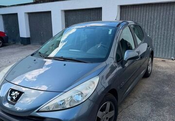 Peugeot 207 167.831 km 2.600 &euro; Landshut 84032
