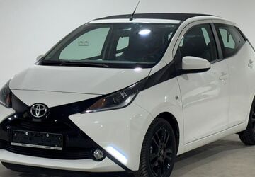 Toyota Aygo (X) 34.000 km 10.690 &euro; Essenbach 84051