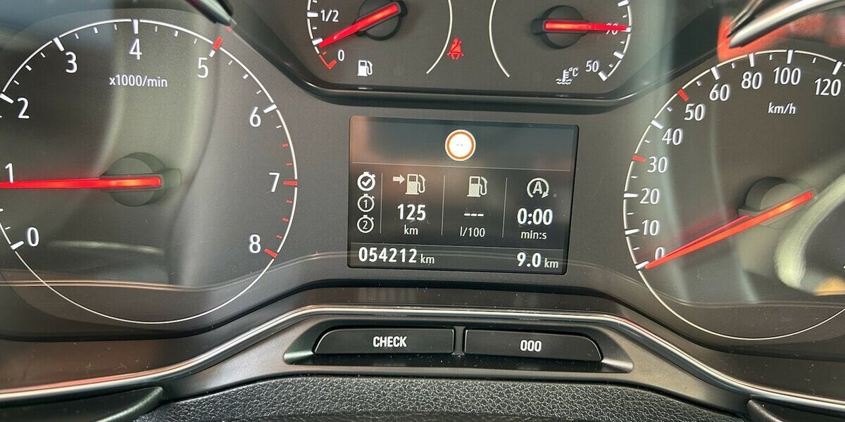 Opel Combo 1.2i Edition 1.HAND Tempomat DAB PDC 54.200 km 15.850 &euro; Altdorf 84032