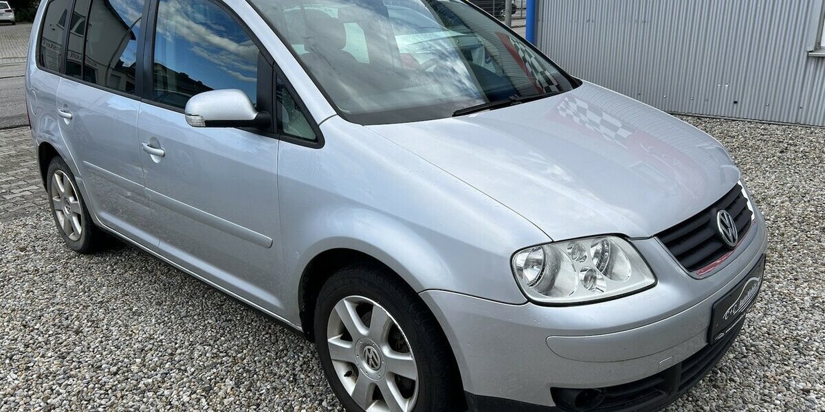 VW Touran 2.0 TDI Highline 7-Sitzer Tempomat AHK 220.000 km 2.000 &euro; Altdorf 84032