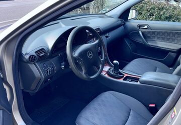 Mercedes-Benz C 180 220.000 km 2.200 &euro; Neufahrn i NB 84088