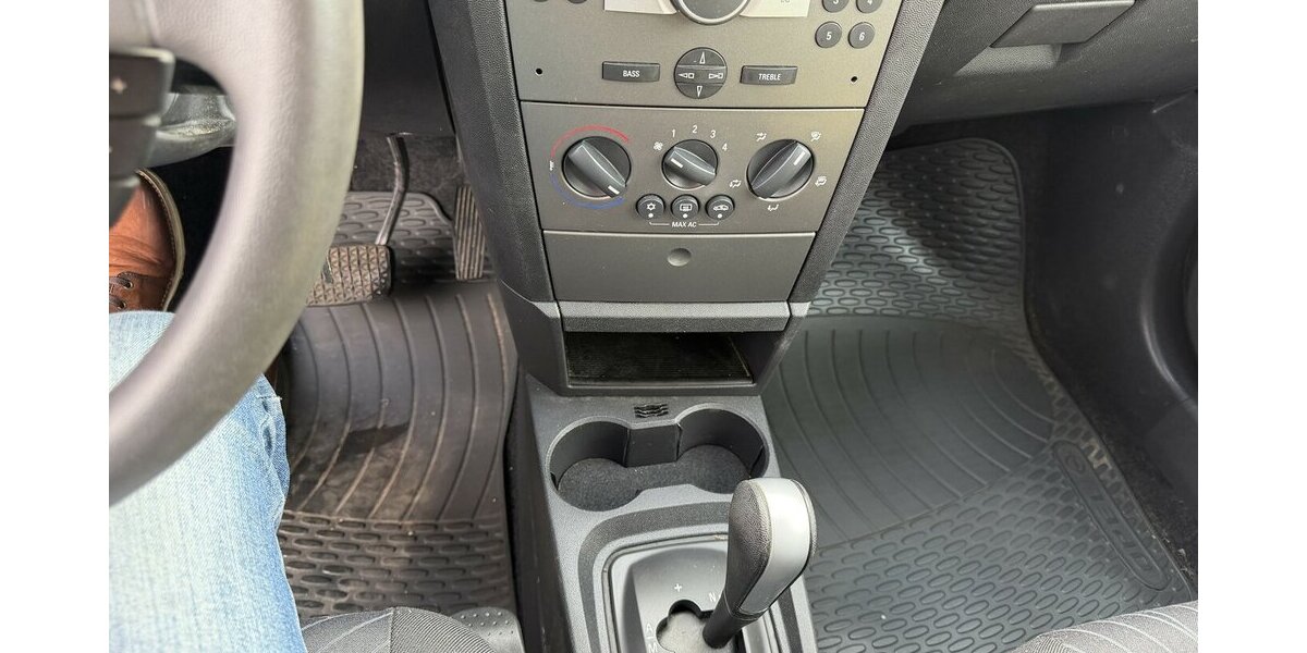 Opel Meriva Edition 1.6i Automatik Klima PDC 92.500 km 2.890 &euro; Altdorf 84032