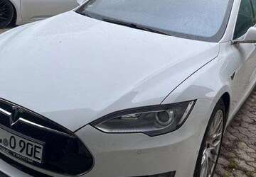 Tesla Model S 175.000 km 27.900 &euro; Ergoldsbach 84061