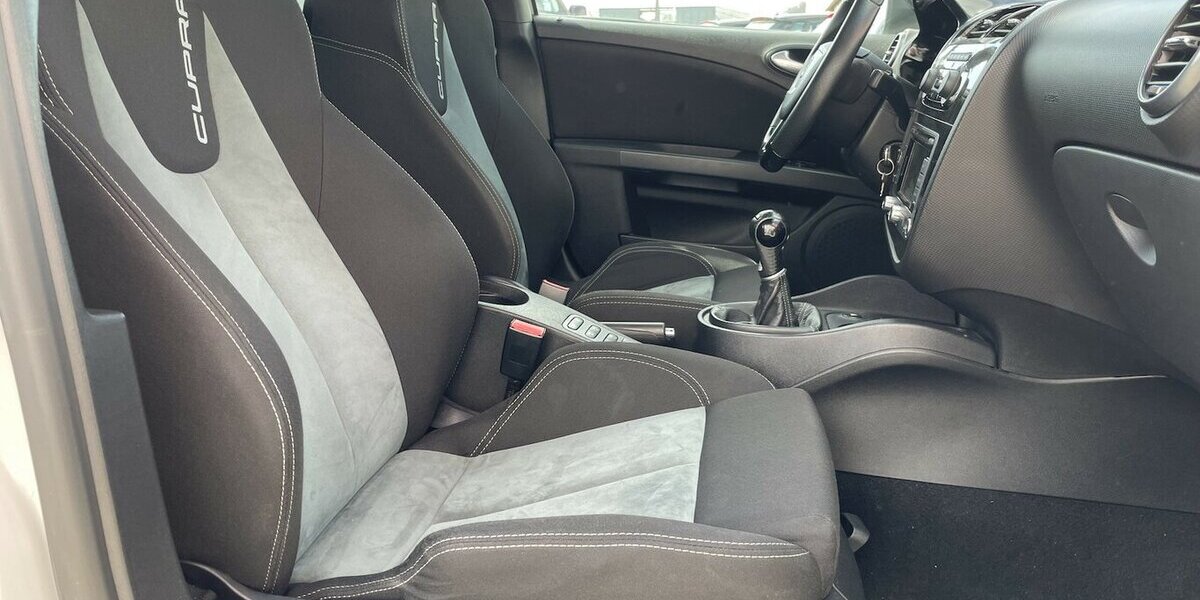 Seat Leon Cupra R LIMITED (178 of 200) WTCC CHAMPION 131.000 km 13.750 &euro; Altdorf 84032