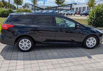 Ford Focus 104.000 km 8.899 &euro; Landshut 84034