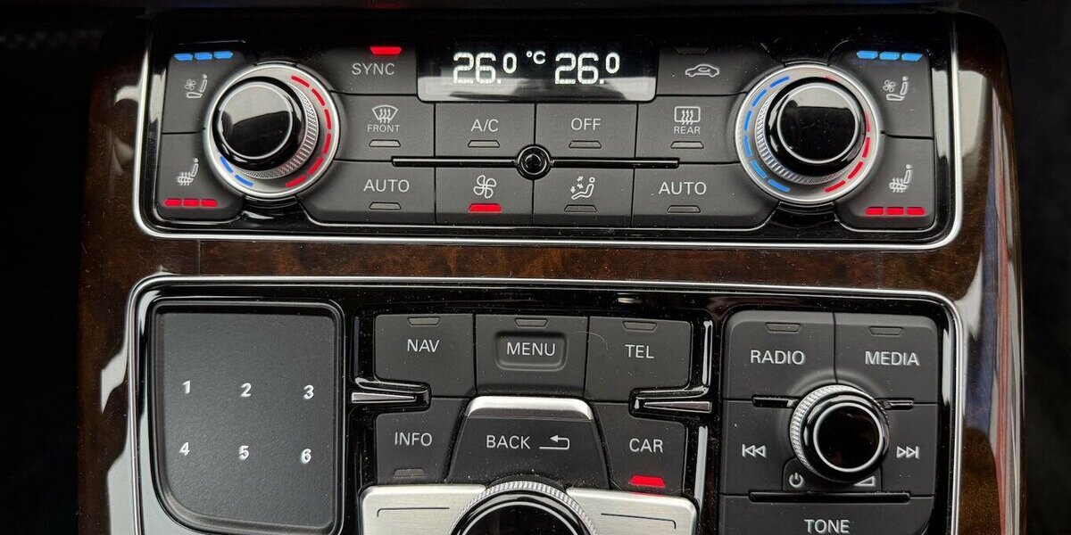 Audi A8 4.2 TDI EXCLUSIVE MATRIX 360°KAMERA MASSAGE 173.600 km 26.980 &euro; Altdorf 84032