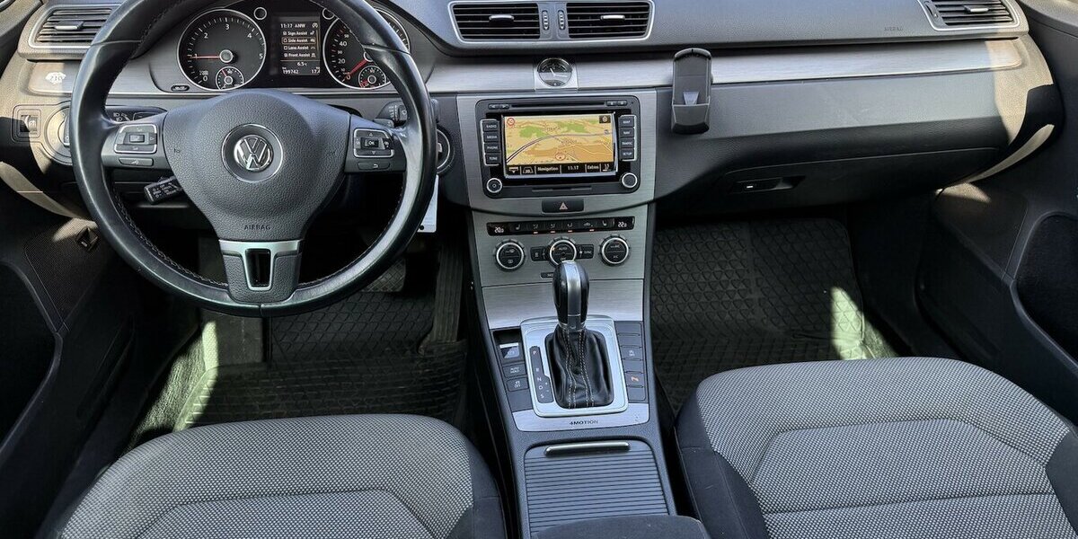 VW Passat Variant 2.0 TDI DSG Business 4Motion Navi 199.700 km 9.700 &euro; Altdorf 84032