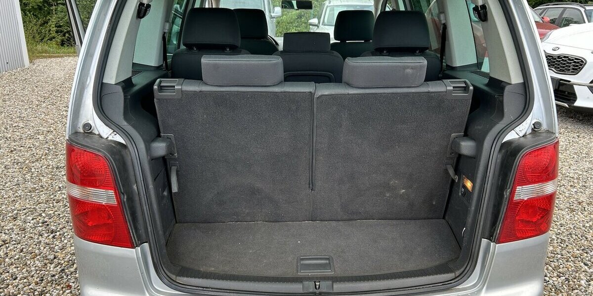 VW Touran 2.0 TDI Highline 7-Sitzer Tempomat AHK 220.000 km 2.000 &euro; Altdorf 84032