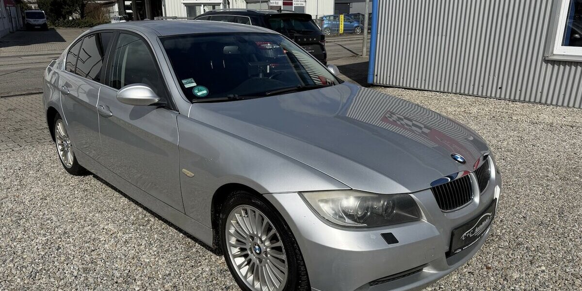 BMW 325i Xenon Navi PDC 282.100 km 2.590 &euro; Altdorf 84032