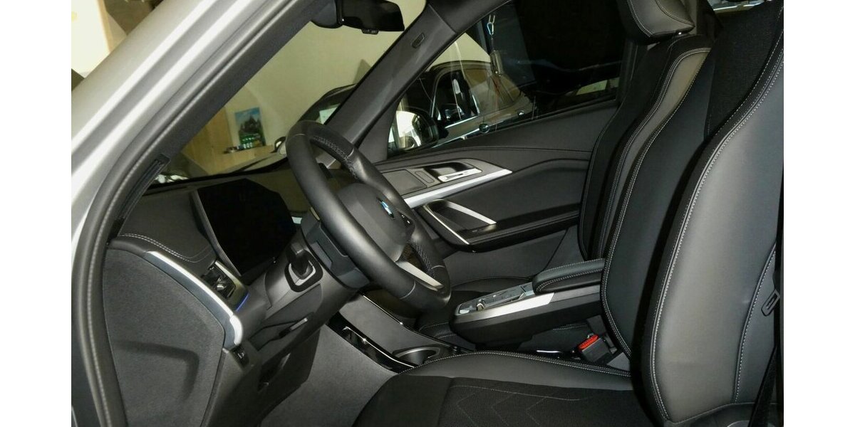 BMW X1 20d xDrive x-Line AHK,Leder,Driv.Ass.Plus 19.600 km 38.990 &euro; Landshut 84030