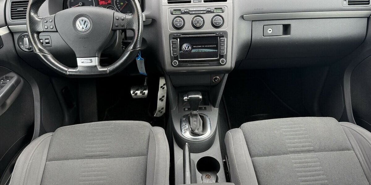 VW Touran 1.4 TSI DSG R-Line Highline Xenon Navi PDC 143.500 km 6.980 &euro; Altdorf 84032