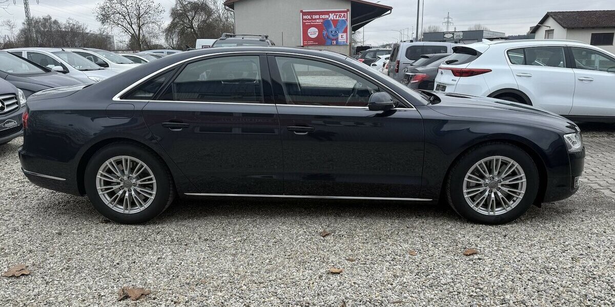 Audi A8 4.2 TDI EXCLUSIVE MATRIX 360°KAMERA MASSAGE 173.600 km 26.980 &euro; Altdorf 84032