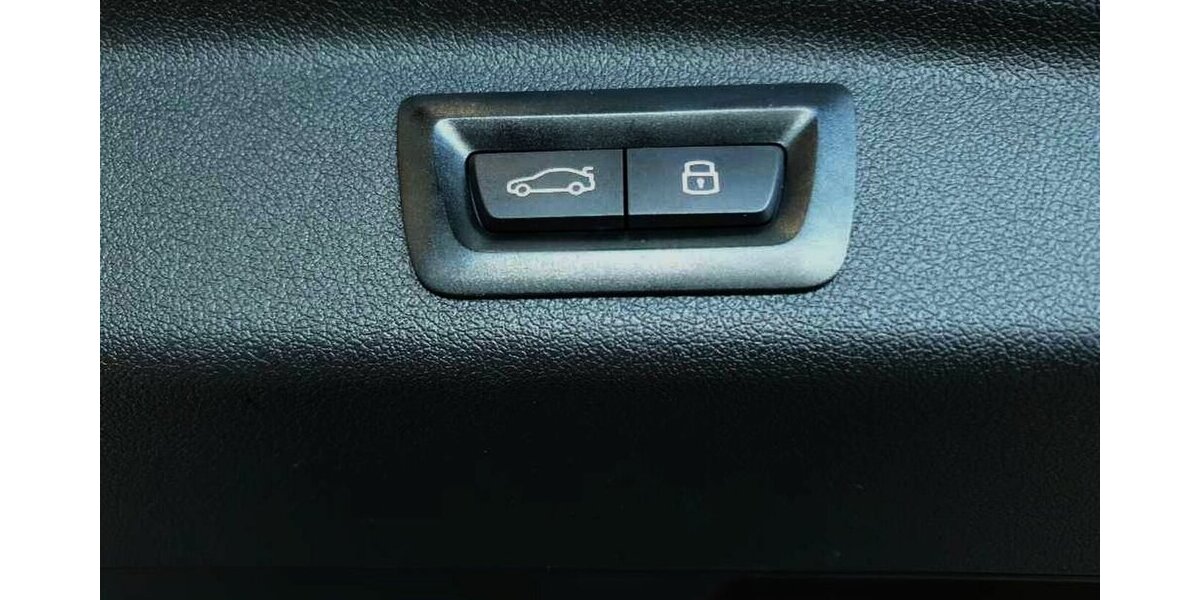 BMW 218 Active Tourer i M Sport 360°,AHK,HUD,Leder 10.400 km 29.590 &euro; Landshut 84030