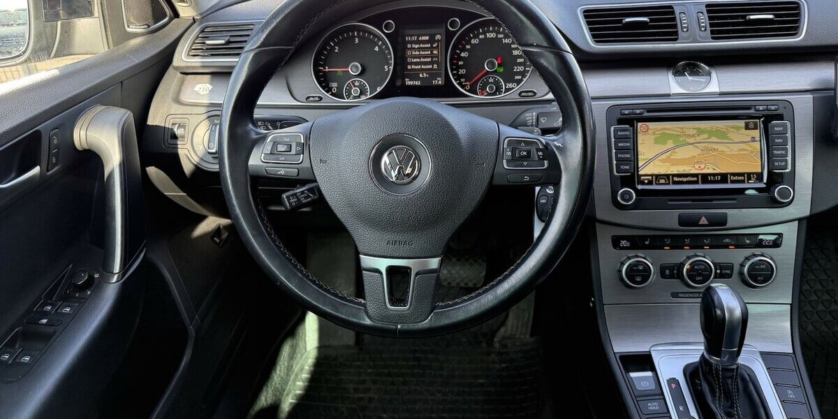 VW Passat Variant 2.0 TDI DSG Business 4Motion Navi 199.700 km 9.700 &euro; Altdorf 84032