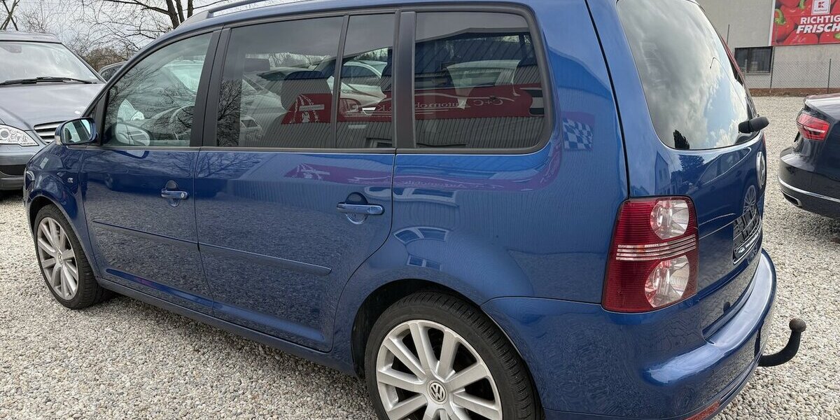 VW Touran 1.4 TSI DSG R-Line Highline Xenon Navi PDC 143.500 km 6.980 &euro; Altdorf 84032