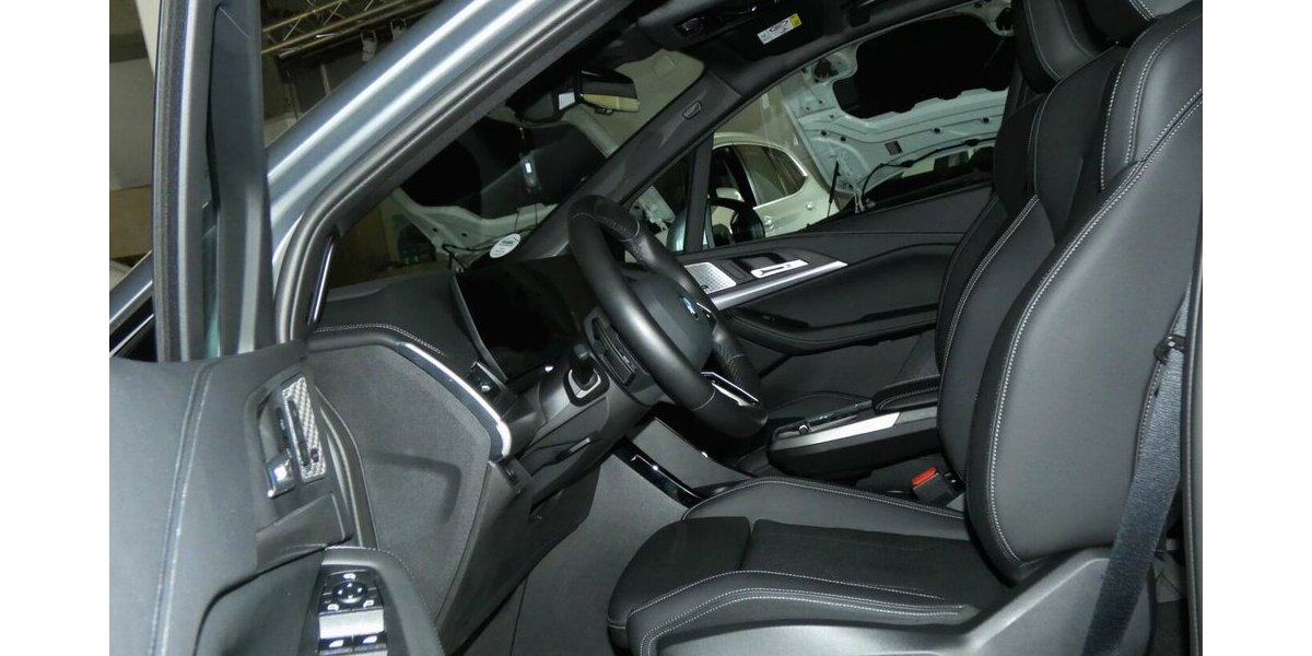 BMW 218 Active Tourer i MSport AHK,360°,HUD NP:57.770 21.800 km 30.590 &euro; Landshut 84030