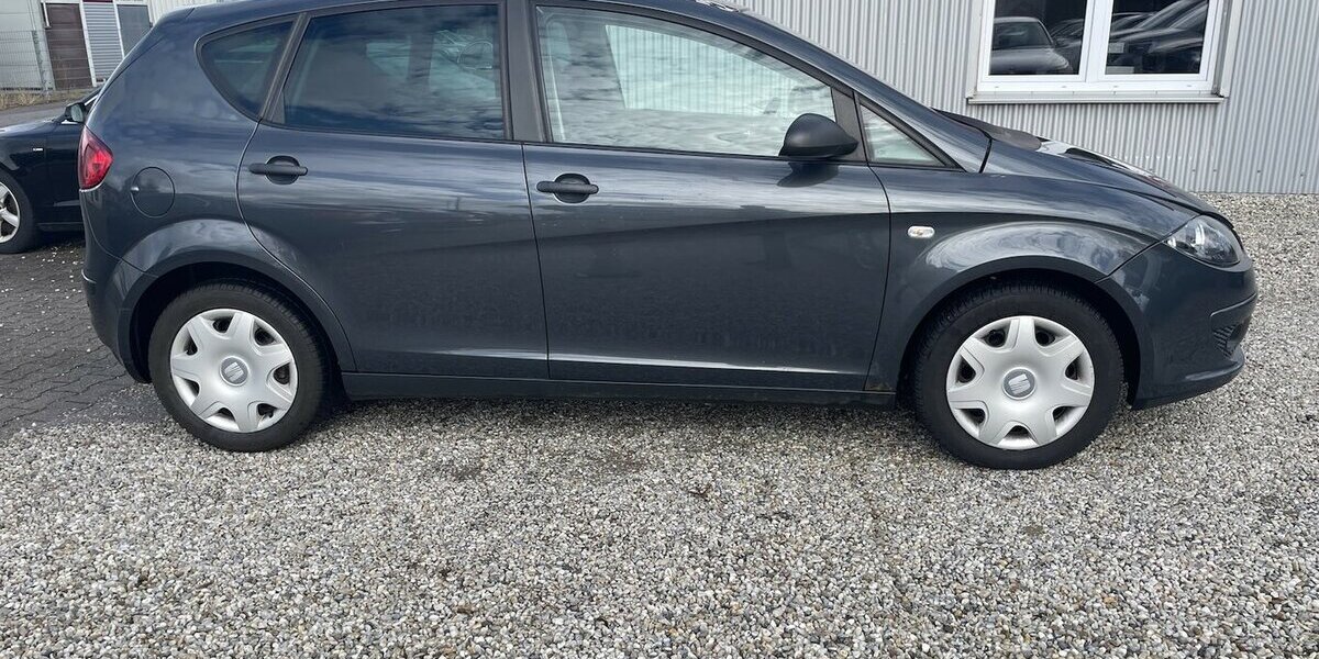 Seat Altea Avila 1.6i Klima PDC Euro4 207.000 km 2.000 &euro; Altdorf 84032