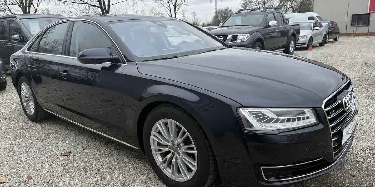 Audi A8 4.2 TDI EXCLUSIVE MATRIX 360°KAMERA MASSAGE 173.600 km 26.980 &euro; Altdorf 84032