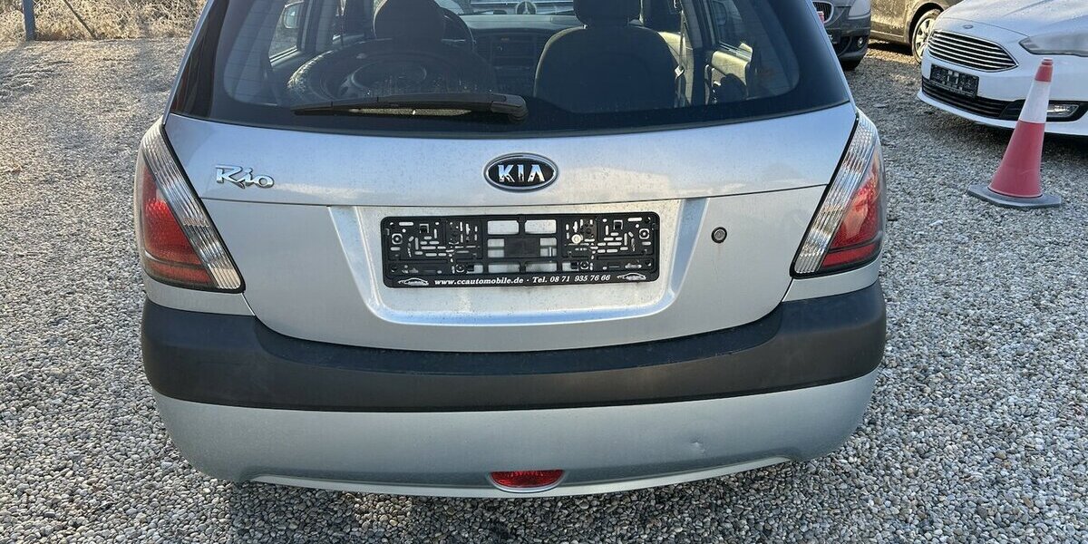 Kia Rio 1.4i EX Basis Klima Euro4 136.900 km 2.500 &euro; Altdorf 84032