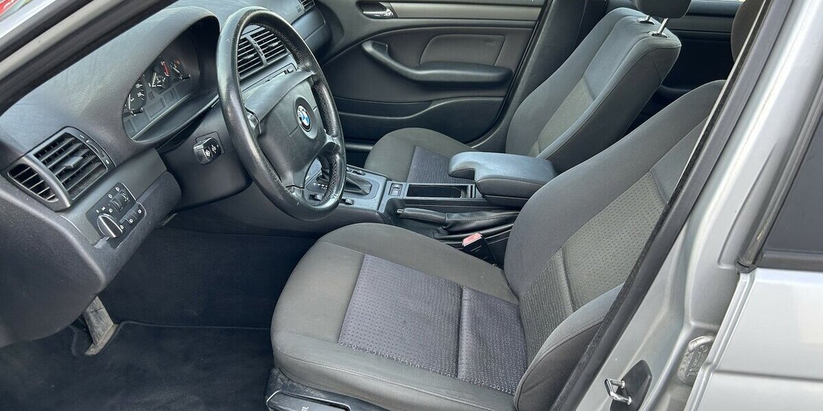 BMW 318i Automatik Navi Klima PDC 206.000 km 2.500 &euro; Altdorf 84032