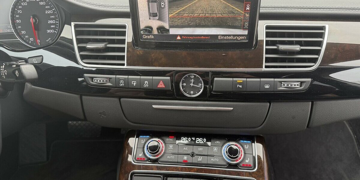 Audi A8 4.2 TDI EXCLUSIVE MATRIX 360°KAMERA MASSAGE 173.600 km 26.980 &euro; Altdorf 84032