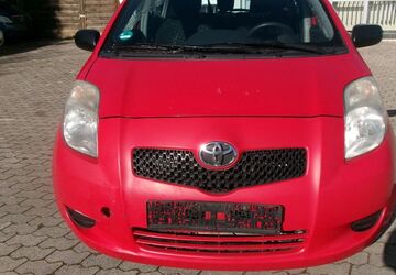 Toyota Yaris 99.463 km 2.990 &euro; Essenbach OT Altheim 84051