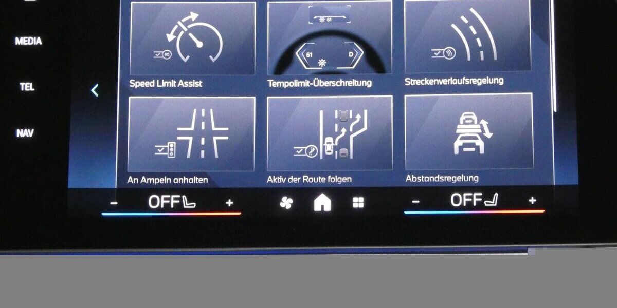 BMW 218 Active Tourer i MSport AHK,360°,HUD NP:57.770 21.800 km 30.590 &euro; Landshut 84030