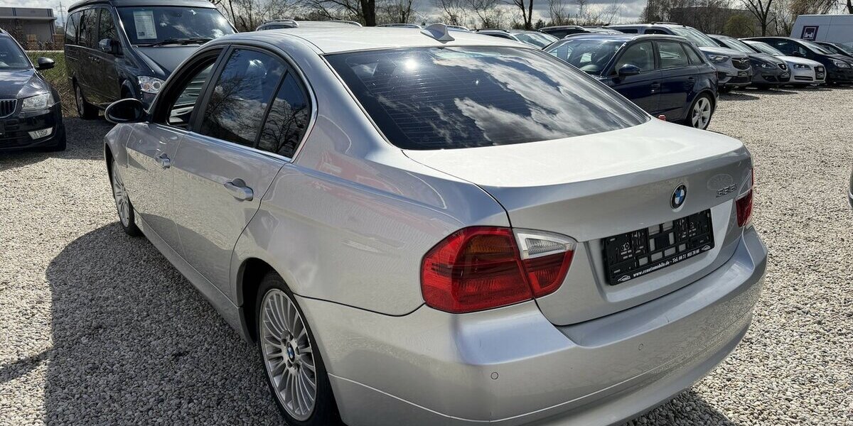 BMW 325i Xenon Navi PDC 282.100 km 2.590 &euro; Altdorf 84032
