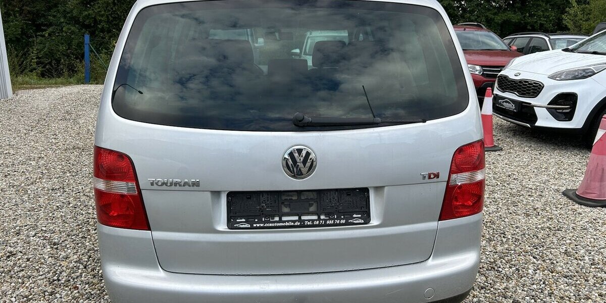 VW Touran 2.0 TDI Highline 7-Sitzer Tempomat AHK 220.000 km 2.000 &euro; Altdorf 84032