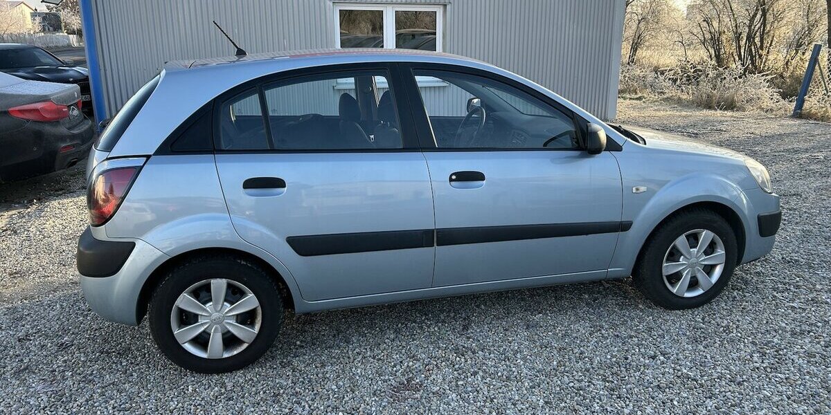 Kia Rio 1.4i EX Basis Klima Euro4 136.900 km 2.500 &euro; Altdorf 84032