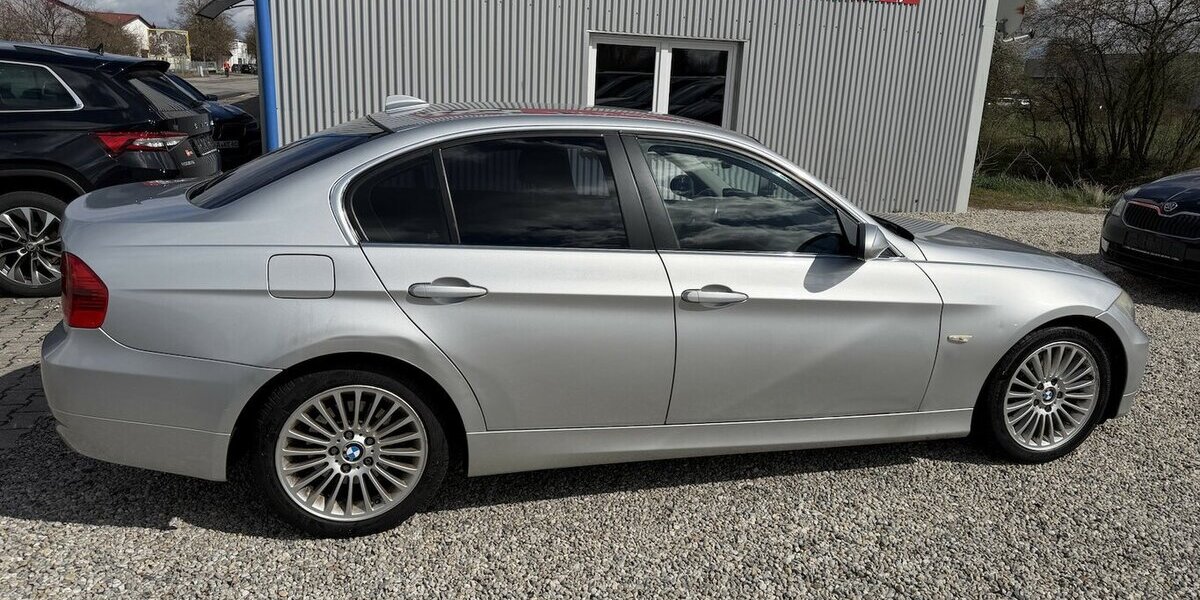 BMW 325i Xenon Navi PDC 282.100 km 2.590 &euro; Altdorf 84032