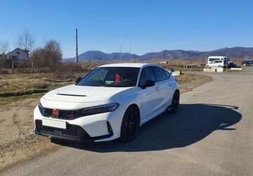 Honda Civic 4.500 km 53.850 &euro; Essenbach 84051