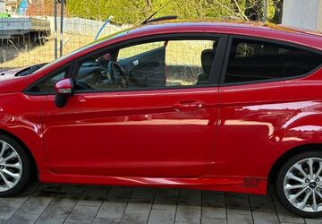 Ford Fiesta 128.300 km 8.890 &euro; Velden 84149