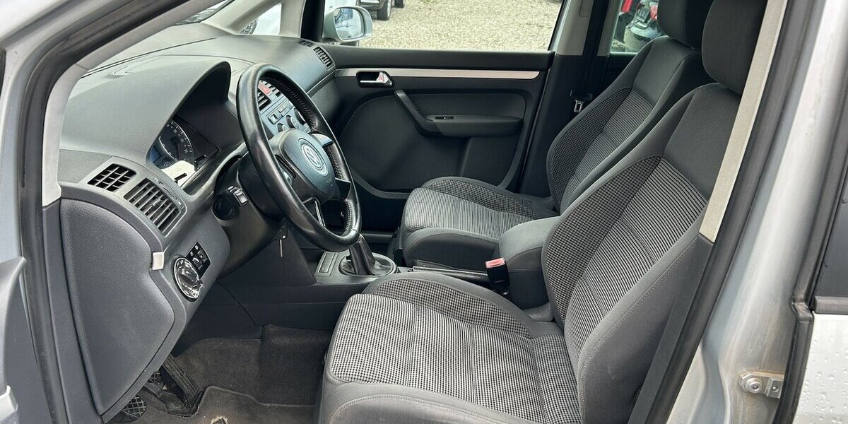 VW Touran 2.0 TDI Highline 7-Sitzer Tempomat AHK 220.000 km 2.000 &euro; Altdorf 84032