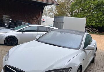 Tesla Model S 175.000 km 27.900 &euro; Ergoldsbach 84061