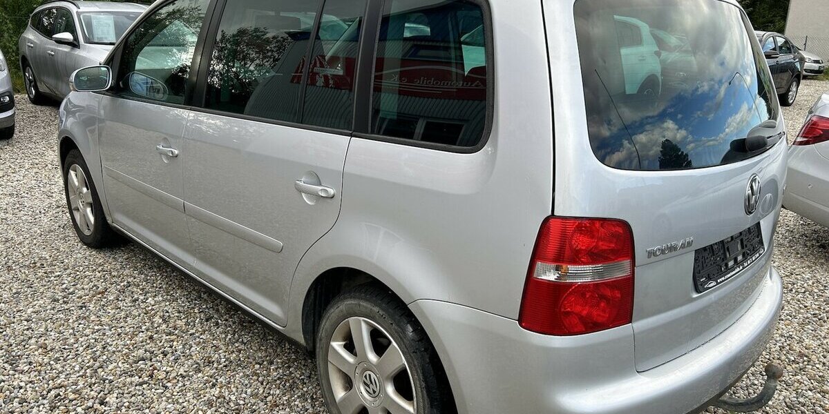 VW Touran 2.0 TDI Highline 7-Sitzer Tempomat AHK 220.000 km 2.000 &euro; Altdorf 84032