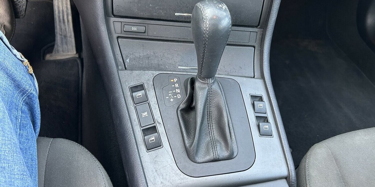 BMW 318i Automatik Navi Klima PDC 206.000 km 2.500 &euro; Altdorf 84032