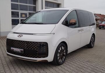 Hyundai STARIA 142.500 km 31.950 &euro; Landshut 84030