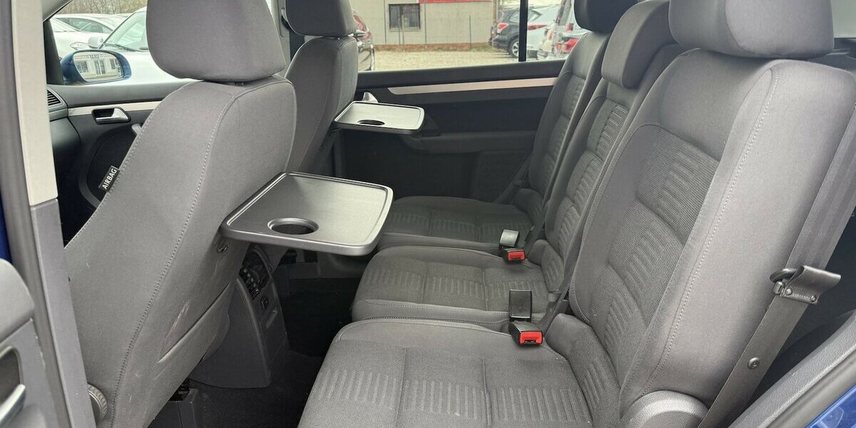 VW Touran 1.4 TSI DSG R-Line Highline Xenon Navi PDC 143.500 km 6.980 &euro; Altdorf 84032