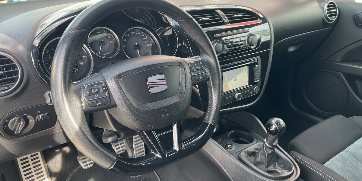 Seat Leon Cupra R LIMITED (178 of 200) WTCC CHAMPION 131.000 km 13.750 &euro; Altdorf 84032